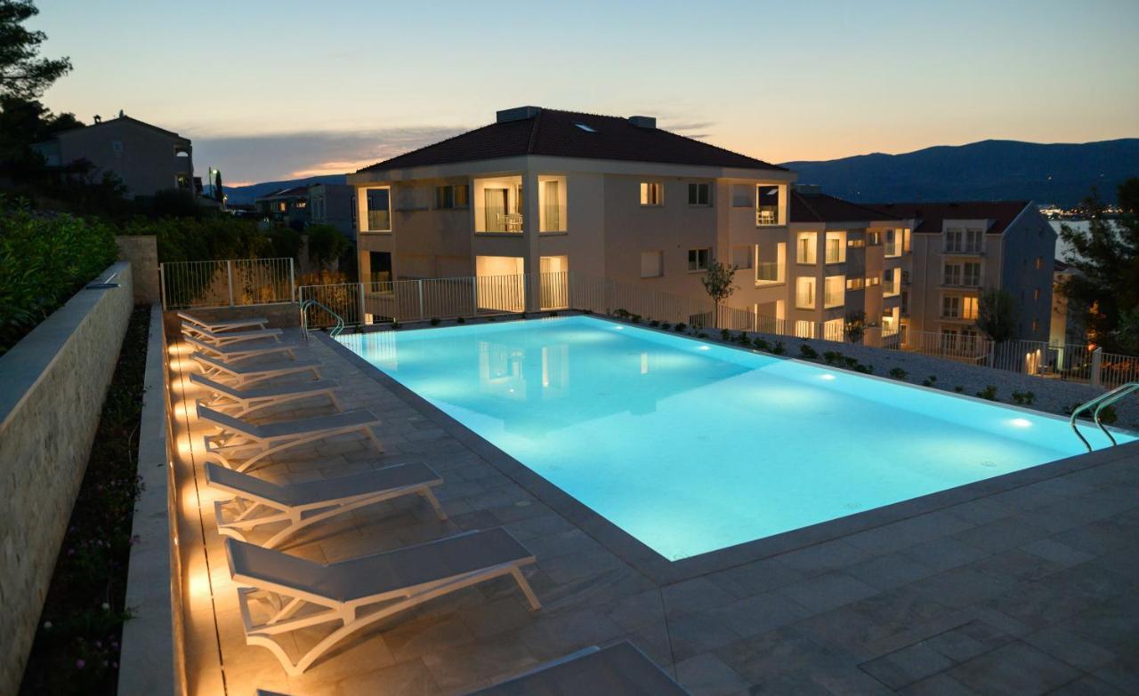 Malo More Resort Arbanija Exterior foto