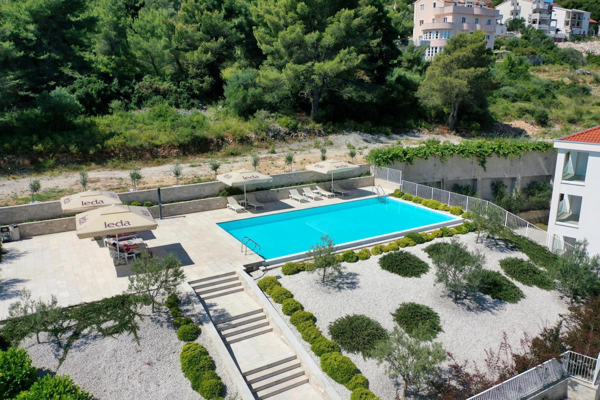 Malo More Resort Arbanija Exterior foto